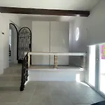 Regina בארי